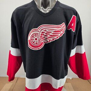 Vintage Detroit Red Wings Brendan Shanahan Rare Black Starter Jersey Size XL